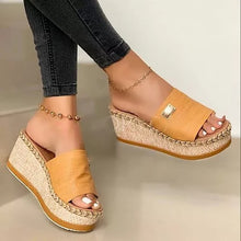 Load image into Gallery viewer, Summer Women New Wedge Sandals Platform Flip Flops Soft Comfortable 2020 New Casual Shoes Outdoor Beach Slippers Ladies Sandals
