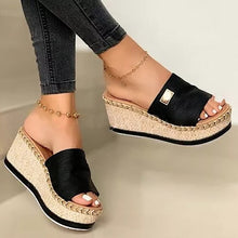 Load image into Gallery viewer, Summer Women New Wedge Sandals Platform Flip Flops Soft Comfortable 2020 New Casual Shoes Outdoor Beach Slippers Ladies Sandals
