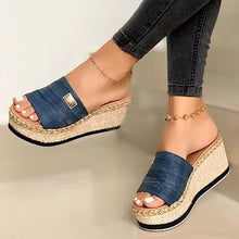 Load image into Gallery viewer, Summer Women New Wedge Sandals Platform Flip Flops Soft Comfortable 2020 New Casual Shoes Outdoor Beach Slippers Ladies Sandals
