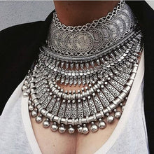 Load image into Gallery viewer, Collar Coin Necklace &amp; Pendant Vintage Crystal
