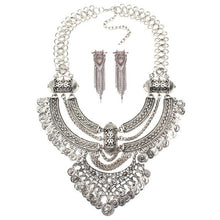 Load image into Gallery viewer, Collar Coin Necklace &amp; Pendant Vintage Crystal
