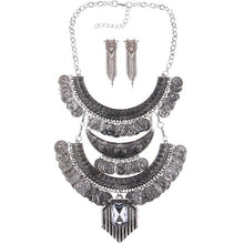 Load image into Gallery viewer, Collar Coin Necklace &amp; Pendant Vintage Crystal
